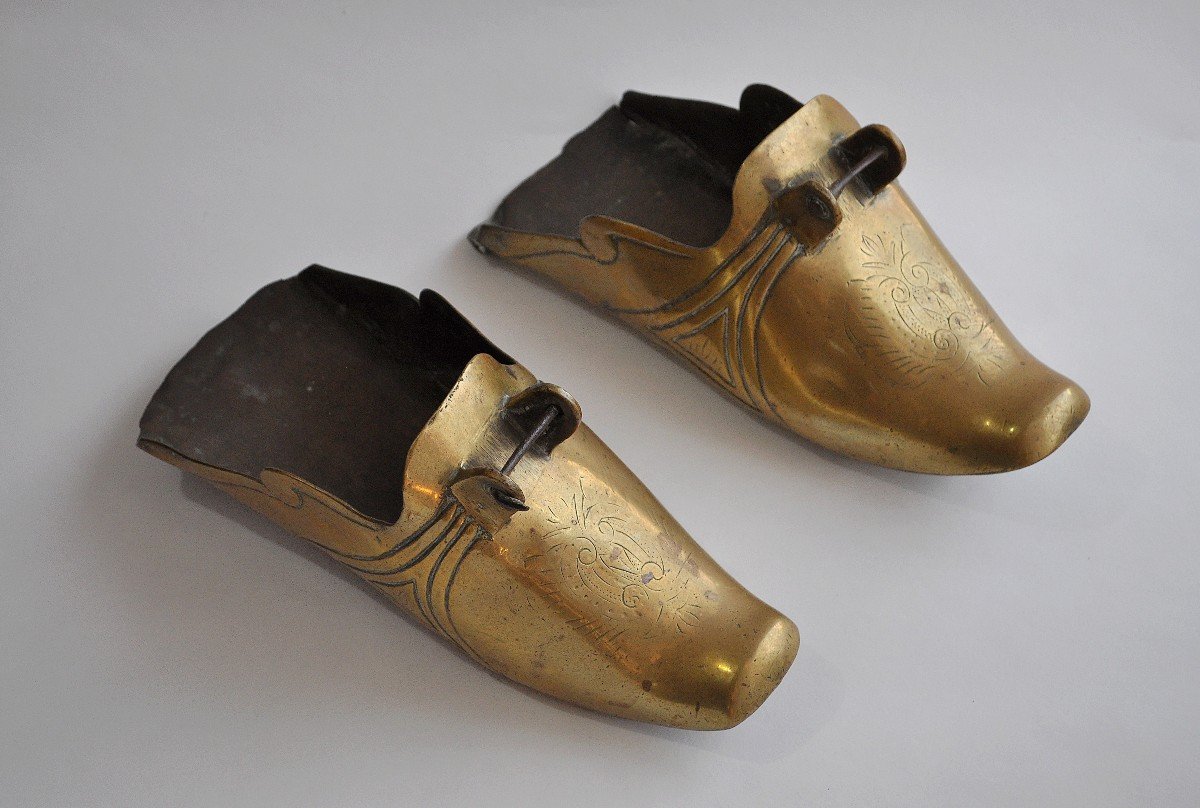 Pair Of Stirrups, Brass - Circa 1700