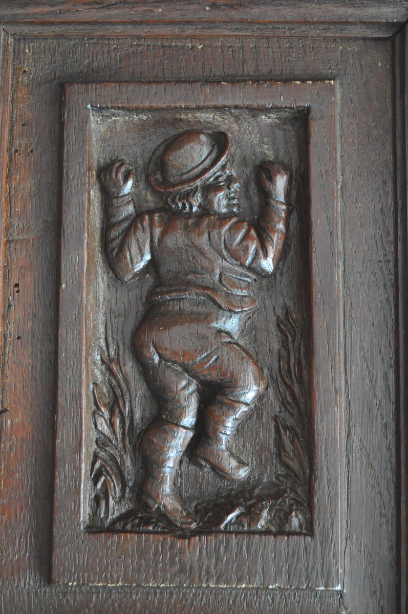 Carved Wooden Panel With Character Decor-photo-2