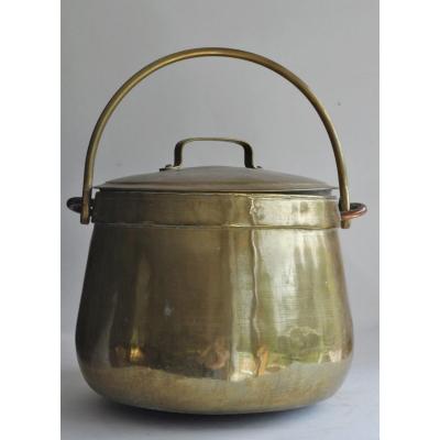 Cauldron Covered In Yellow Copper - Circa 1800
