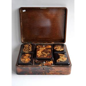 Tortoiseshell Game Box - Lacquered - Meiji Period