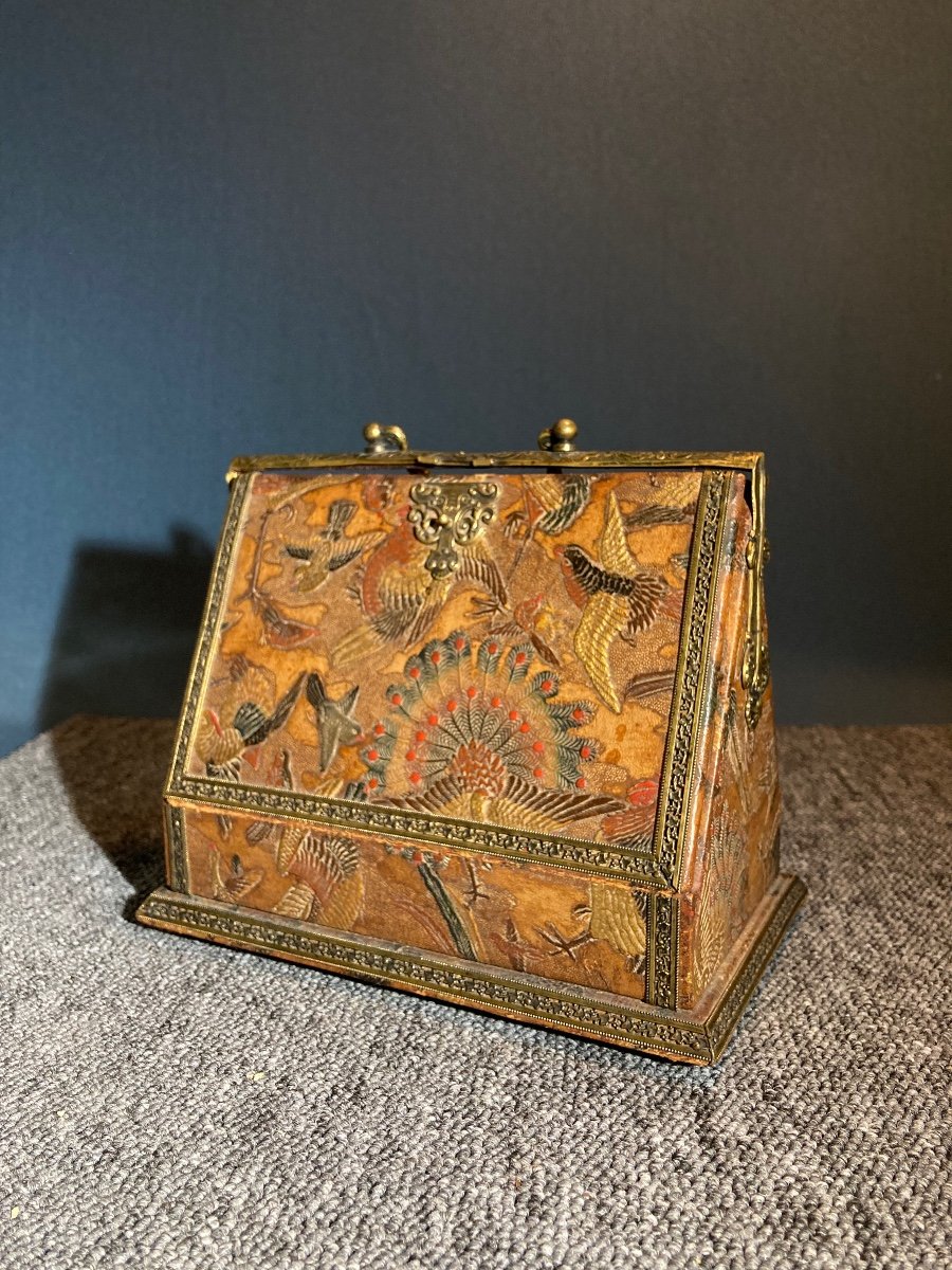 Hunting In Embossed Leather Forming Travel Minaudière, French Work Circa 1900-photo-1