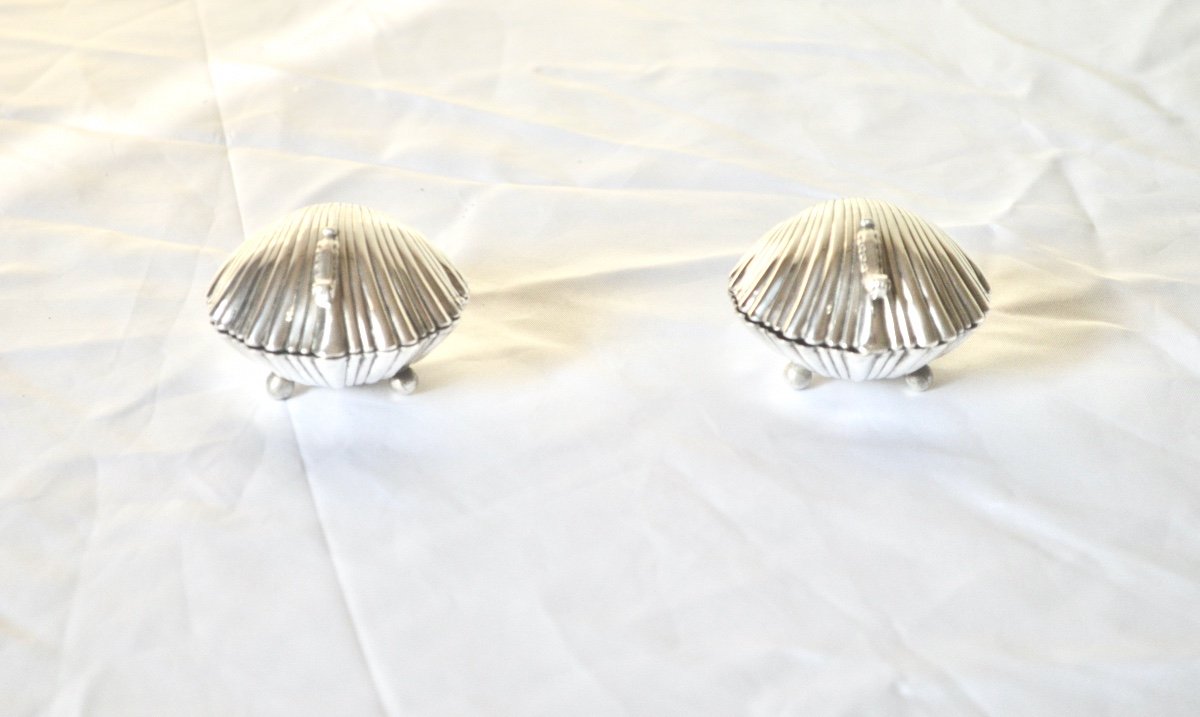 Pair Of Salt Shakers In Sterling Silver In The Shape Of Shells