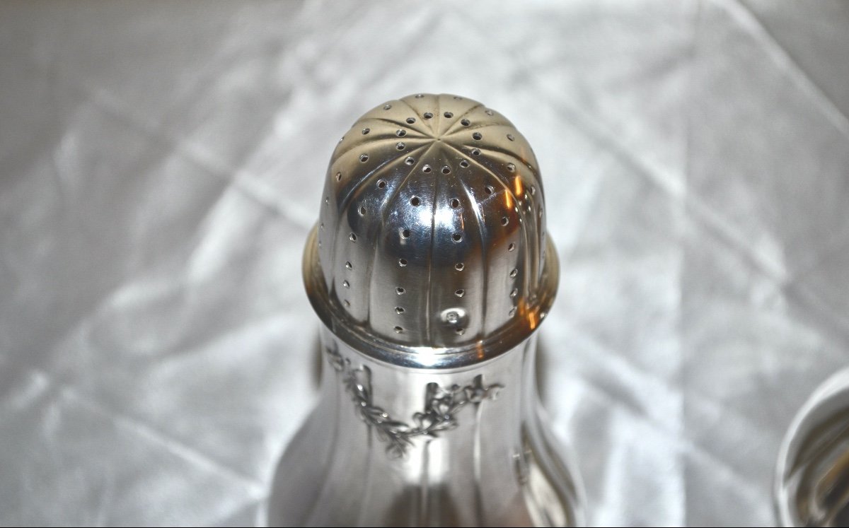 Large Pair Of Salt And Pepper Shakers In Sterling Silver 19th Century-photo-2