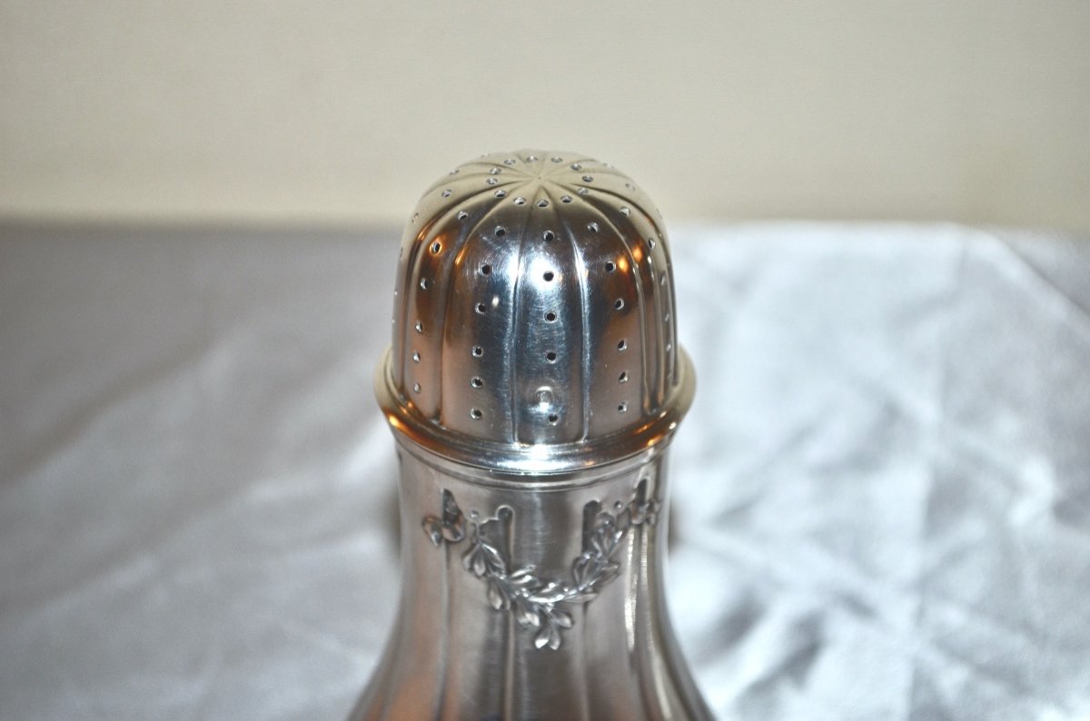 Large Pair Of Salt And Pepper Shakers In Sterling Silver 19th Century-photo-4