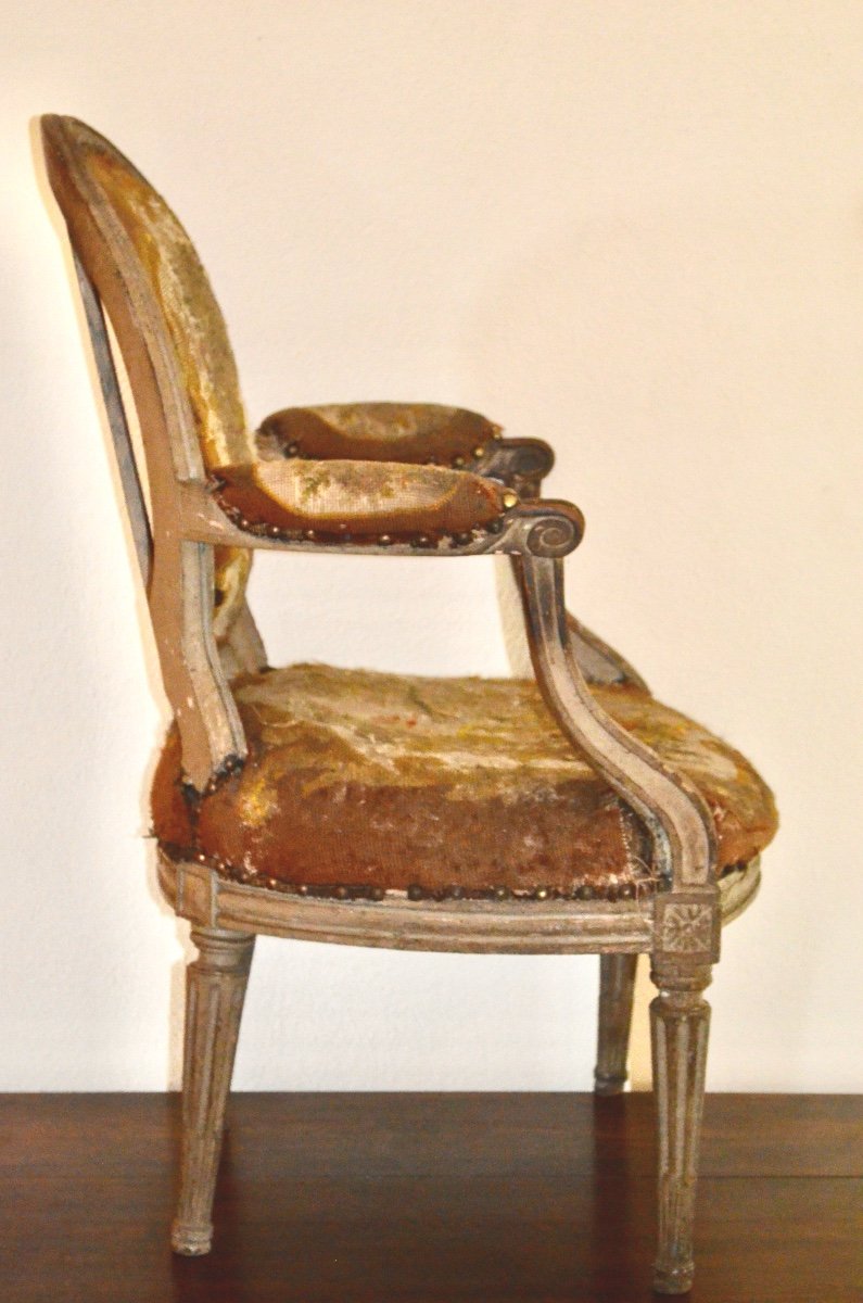 Fauteuil d'Enfant à Médaillon d'époque Louis XVI-photo-1