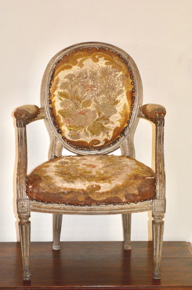 Fauteuil d'Enfant à Médaillon d'époque Louis XVI