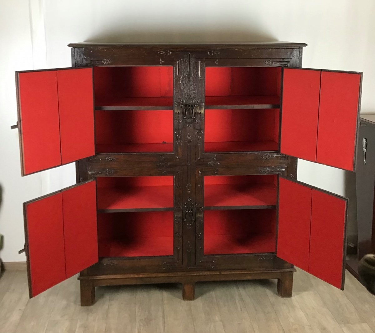 Medieval Cabinet With 4 Doors In Solid Oak-photo-6