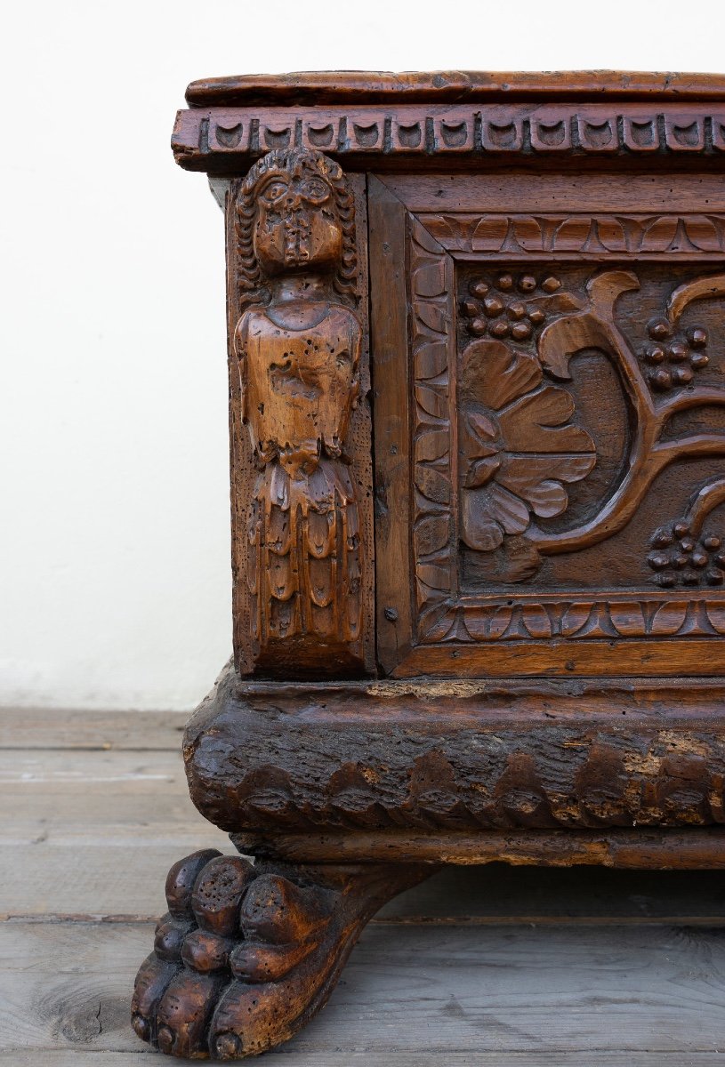 Antique Venetian Chest In Walnut-photo-3