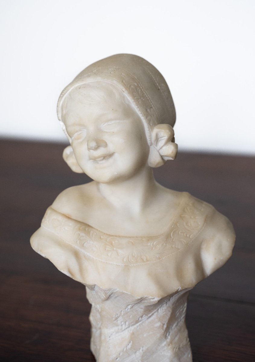 Alabaster Bust Depicting A Young Woman  -photo-5