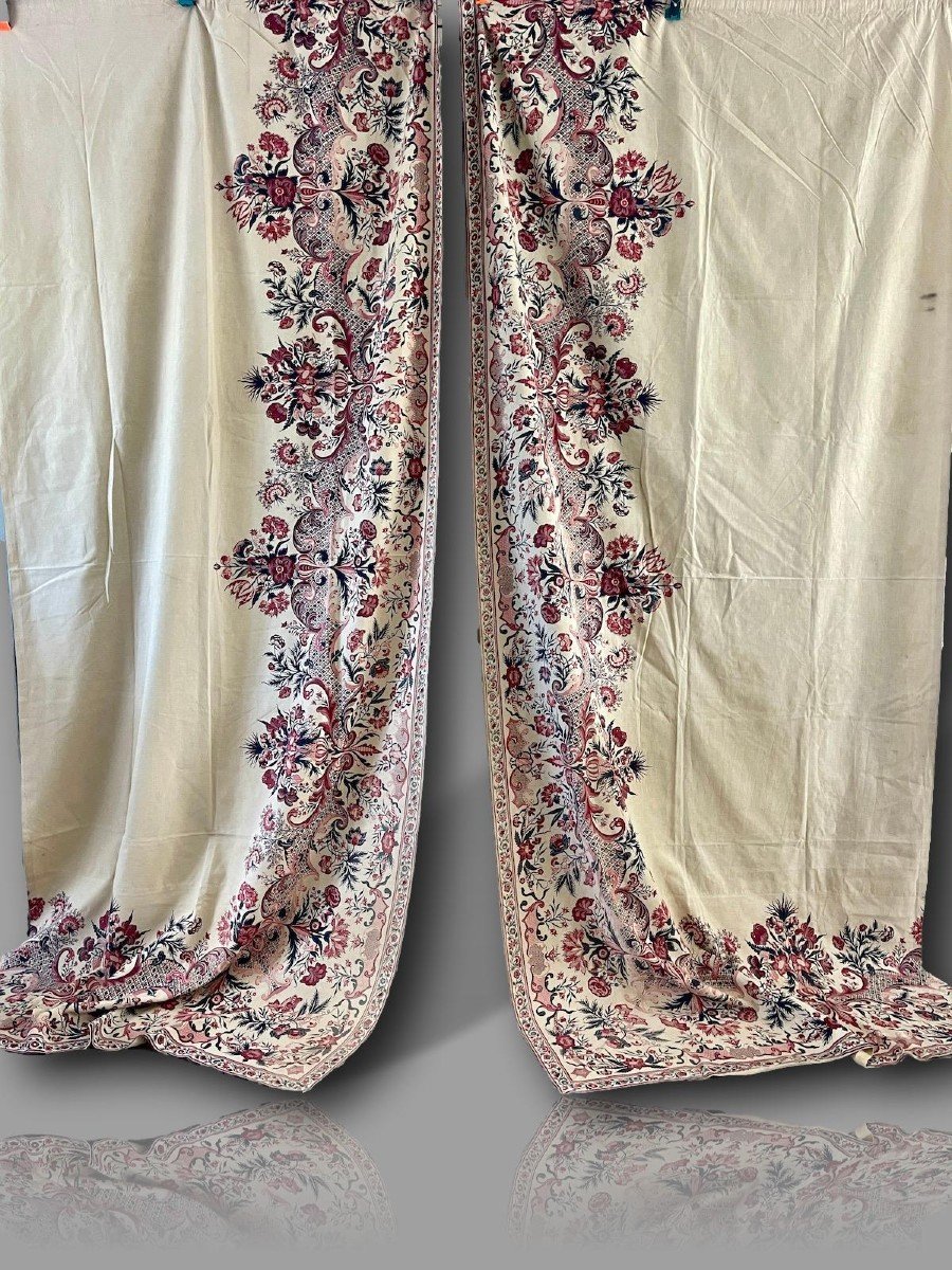 Second Pair Of Linen Curtains - Elegant And Refined Indian Decor-photo-2