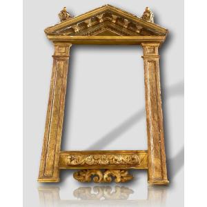 17th Century Tabernacle Frame In Gilded And Carved Wood, Large Dimensions