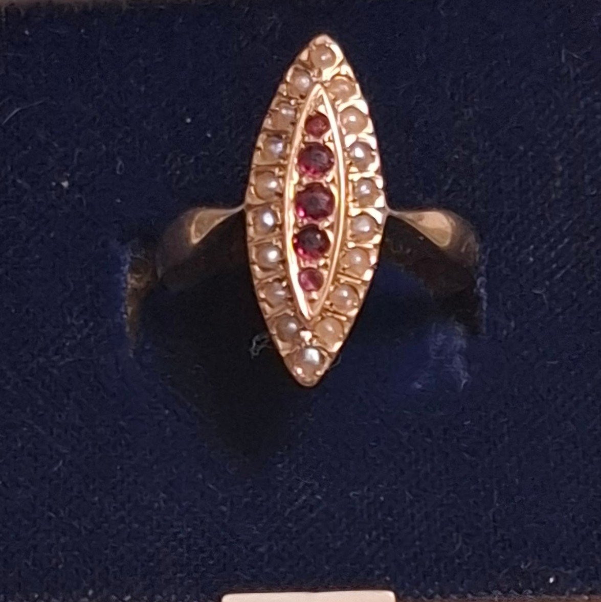 18 Carat Gold Marquise Ring-photo-1