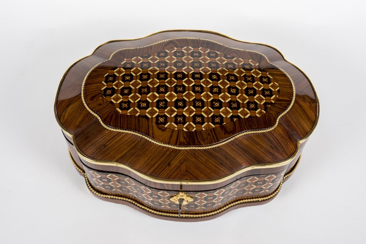 0027/1004 Jewelry Box With Geometric Inlay-photo-3