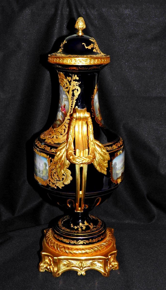 Covered Vase In Porcelain Mounted In Gilt Bronze 19th-photo-2