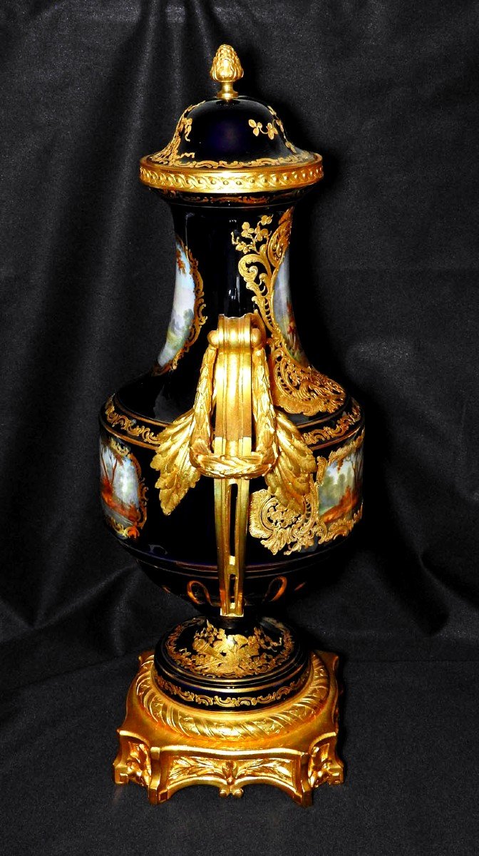 Covered Vase In Porcelain Mounted In Gilt Bronze 19th-photo-3