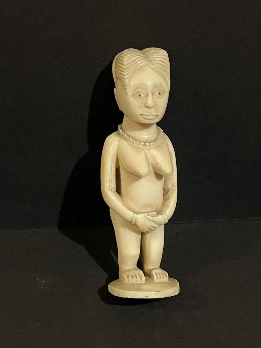 Statuette Afrique Début XXème Femme africaine