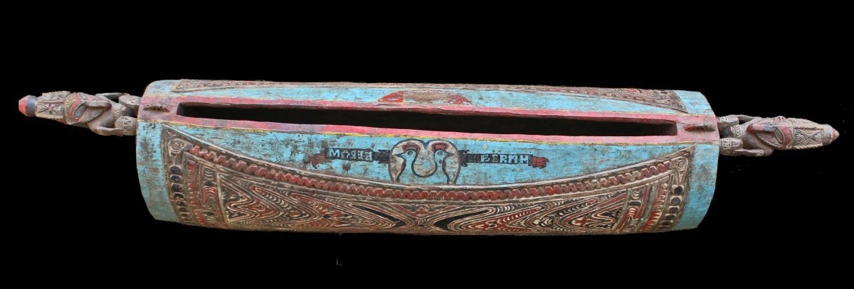 Imposing Slit Gong Drum, Papua New Guinea, Oceania, Tribal Art, Oceanic Art