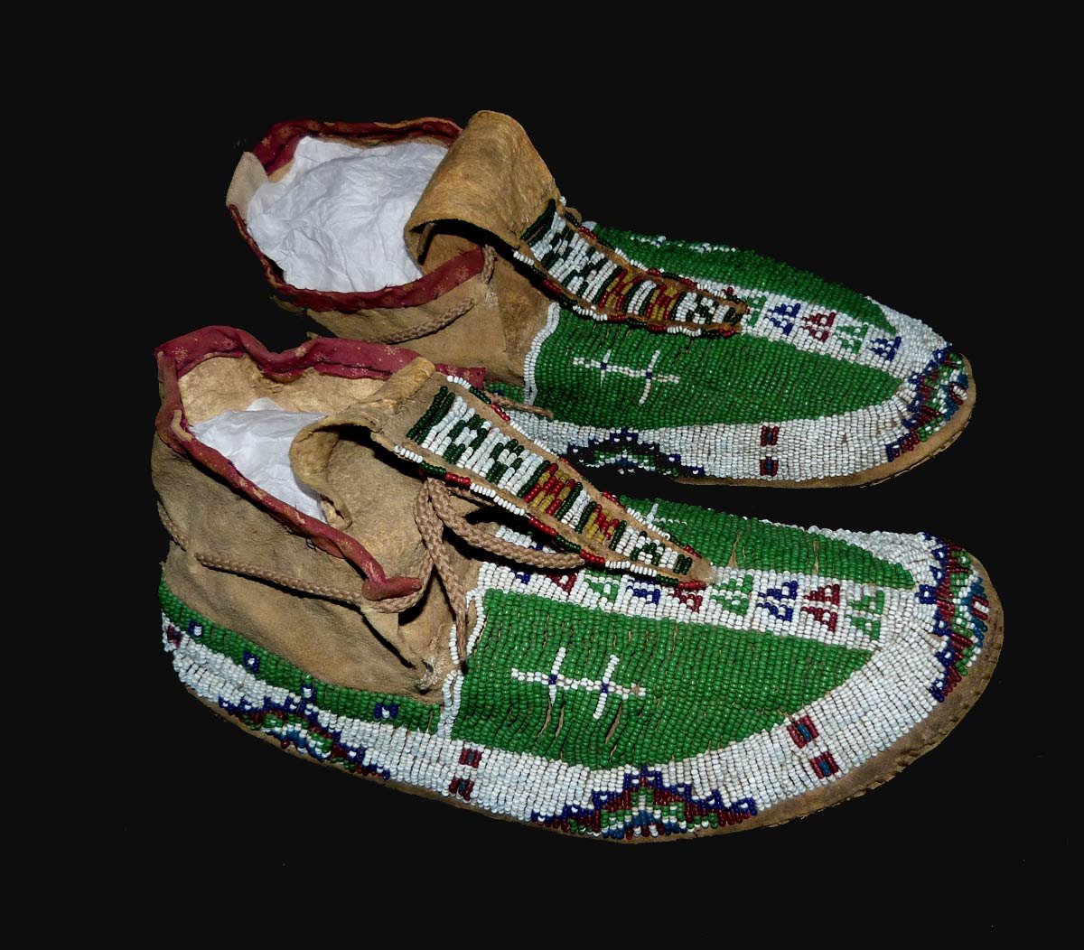 Pair Of  Sioux Moccasins From The North American Highlands Indian-photo-2