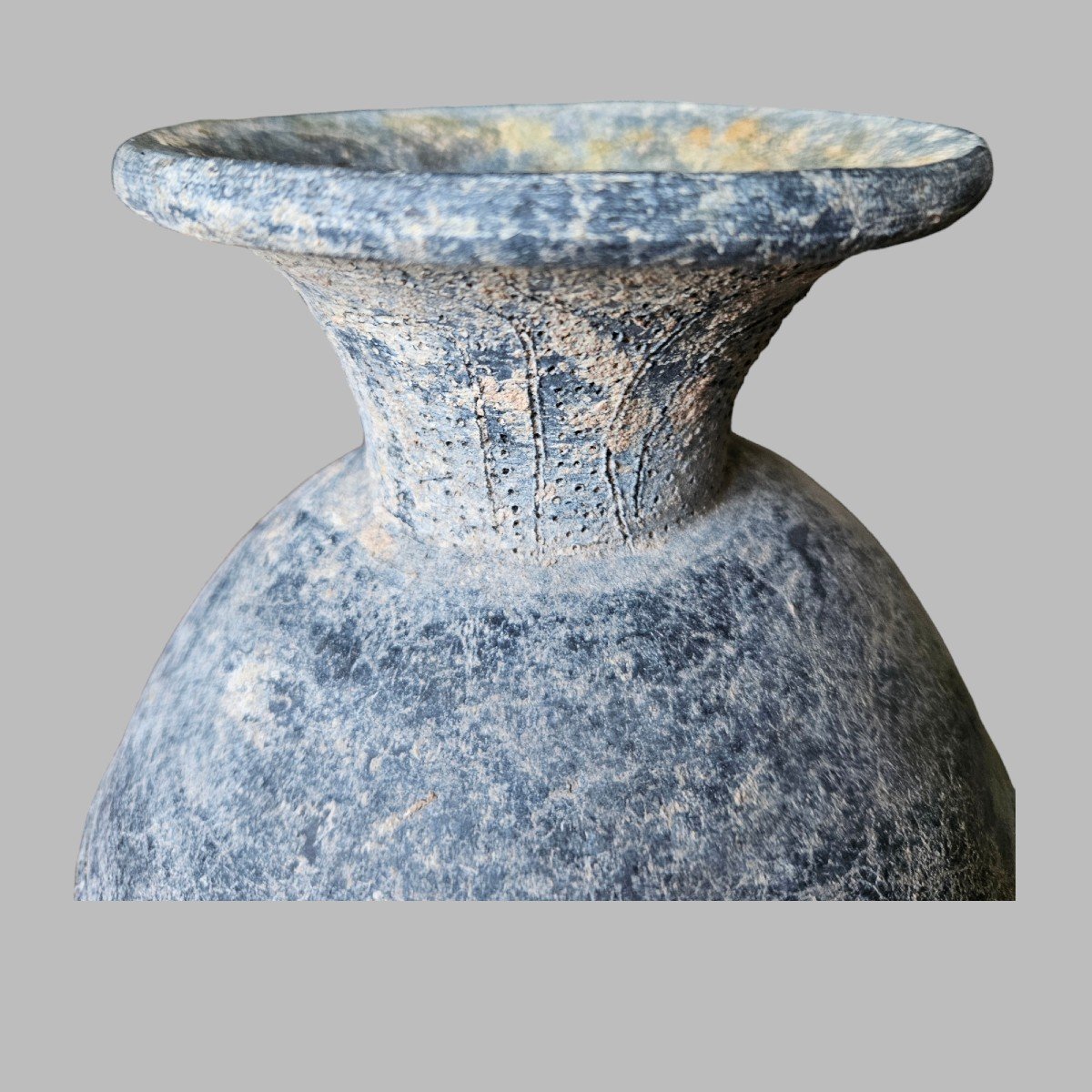 Khmer Pedestal Pot-photo-1