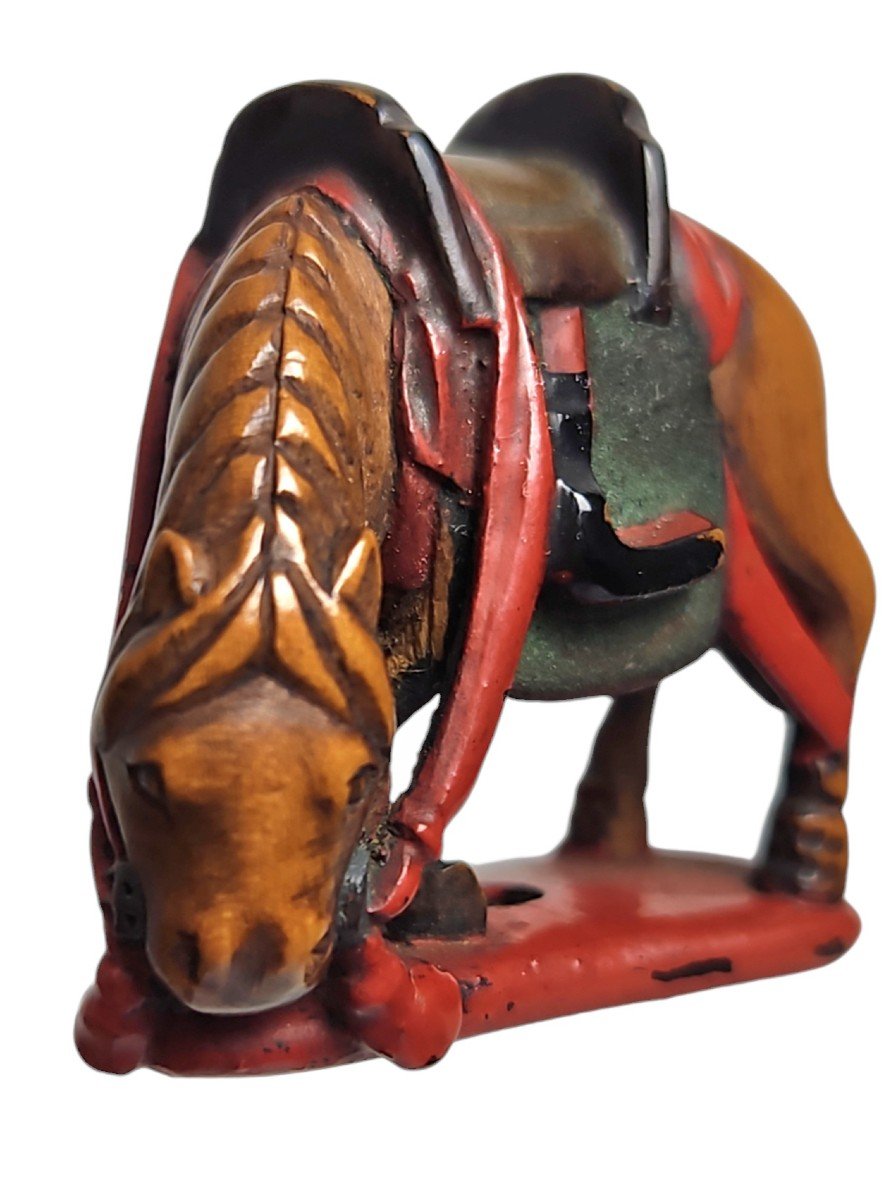 Cheval Sellé Au Pré.  Netsuke -photo-2