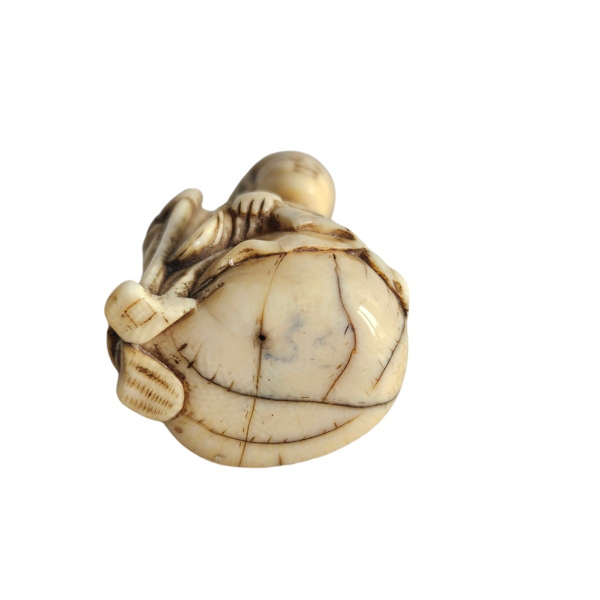 Netsuke Depicting A Traveler Sitting On His Bag-photo-2