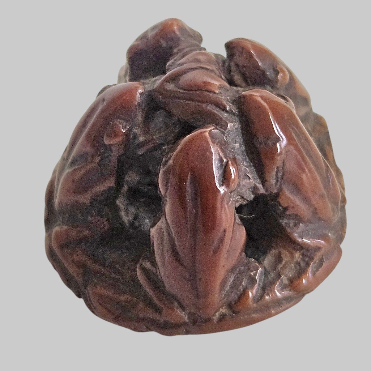 Netsuke Depicting 5 Frogs-photo-1