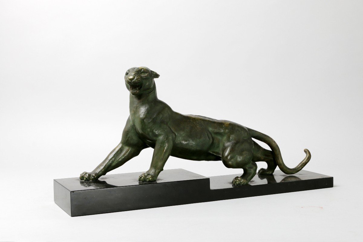 Art Deco  Lioness Bronze-photo-1