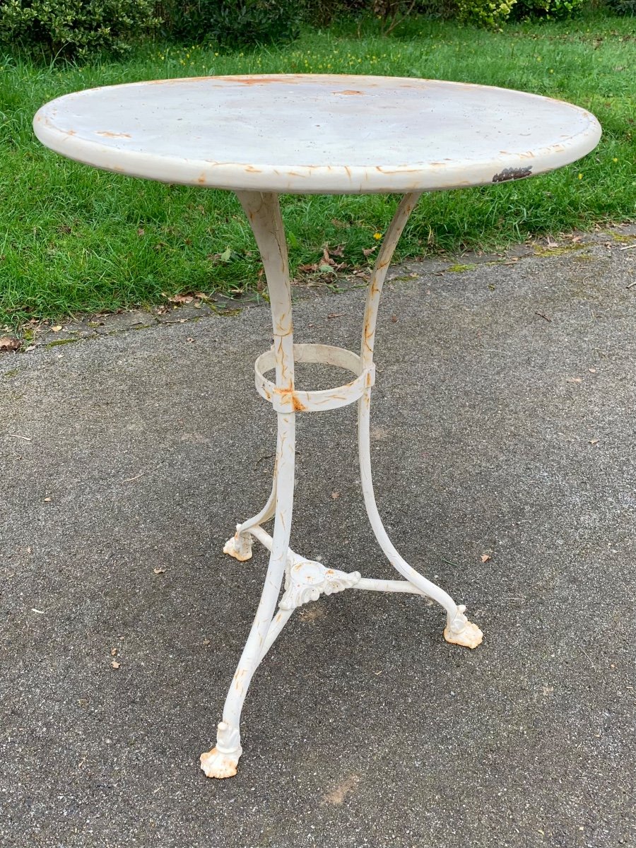 Small Hollow Iron Pedestal Table Arras