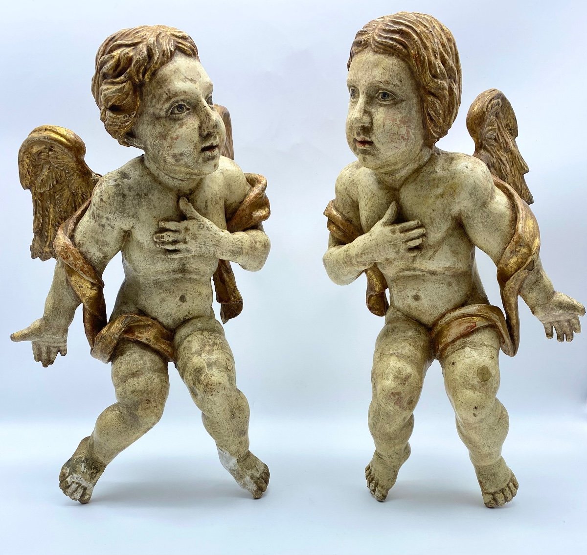  Antique Pair Of Angels In Carved Wood From The 18th Century