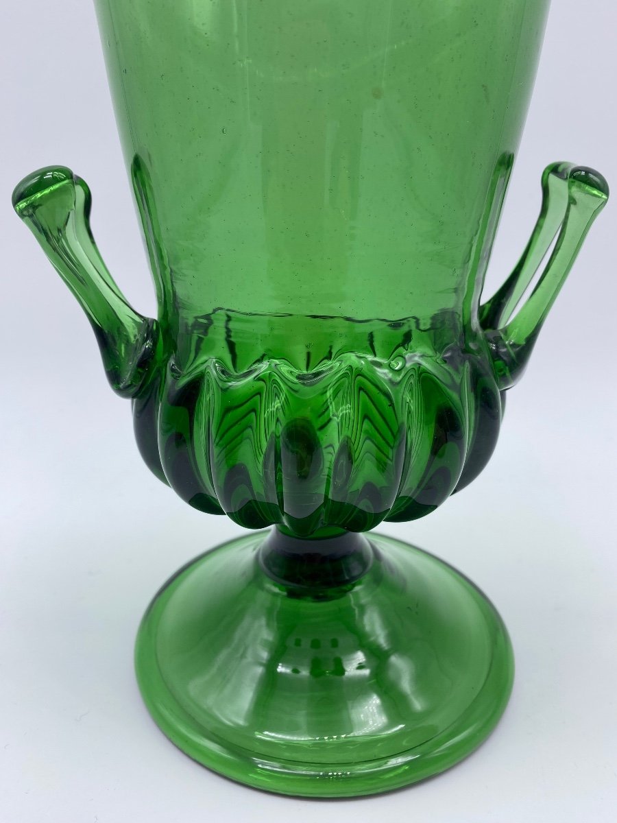 An Antique Victorian Green Hand Blown Glass Pedestal Urn Vase  -photo-4