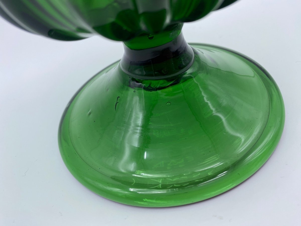 An Antique Victorian Green Hand Blown Glass Pedestal Urn Vase  -photo-2