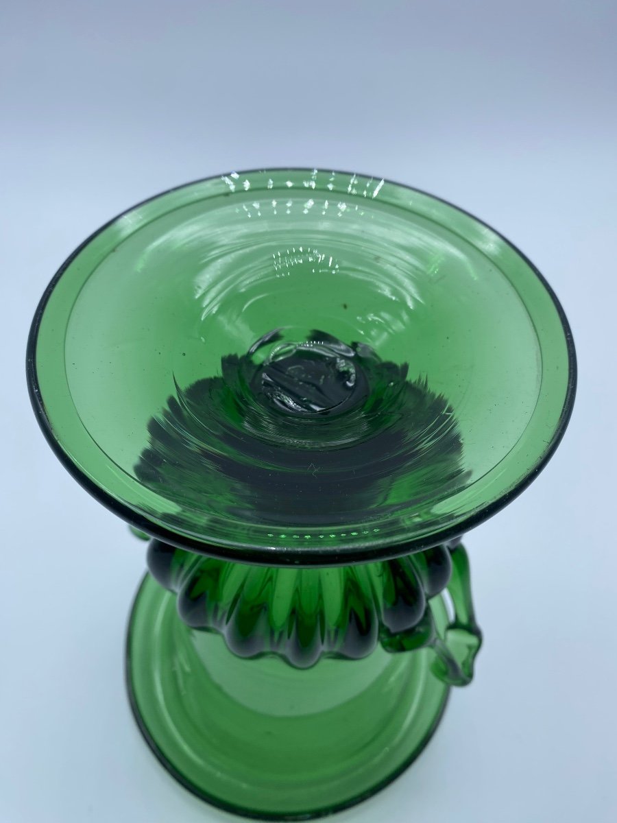 Un Vase Urne Sur Piedestal En Verre Vert Epoque Victorien  -photo-5