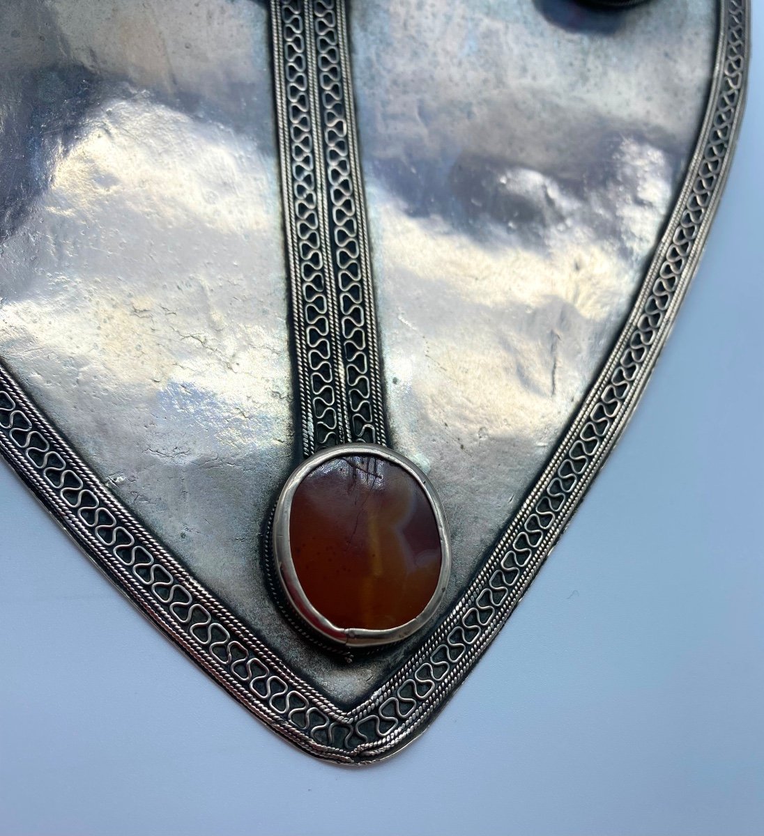 Antique Large 27 Cm Asyk Turkmenistan Ersari Heart Shaped Pendant In Silver And Carnelians-photo-6