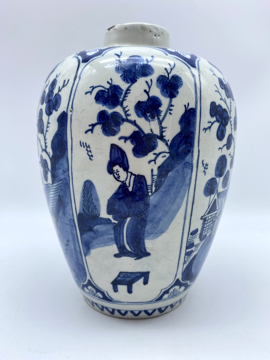 XVIII Ancien Vase Delft Ovoïde En Faience Céramique Chinoiserie decor de longues dames Kangxi