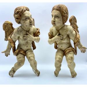  Antique Pair Of Angels In Carved Wood From The 18th Century