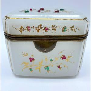 XIX Charles X Antique Opaline Glass Box For The Ottoman Market With Stones 