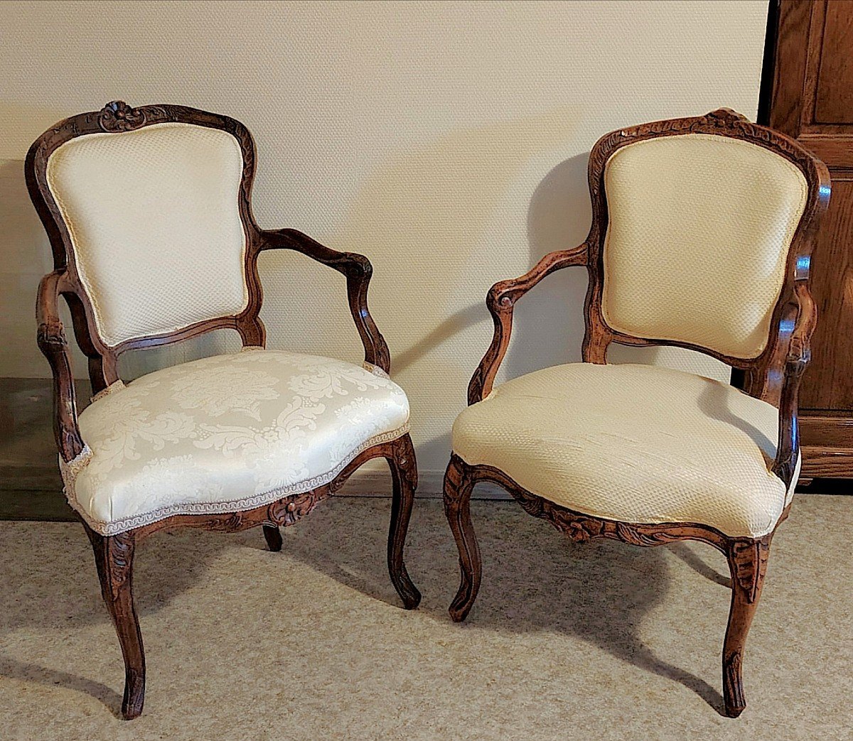 PAIRE DE FAUTEUILS LOUIS XV / XVIII ème siécle