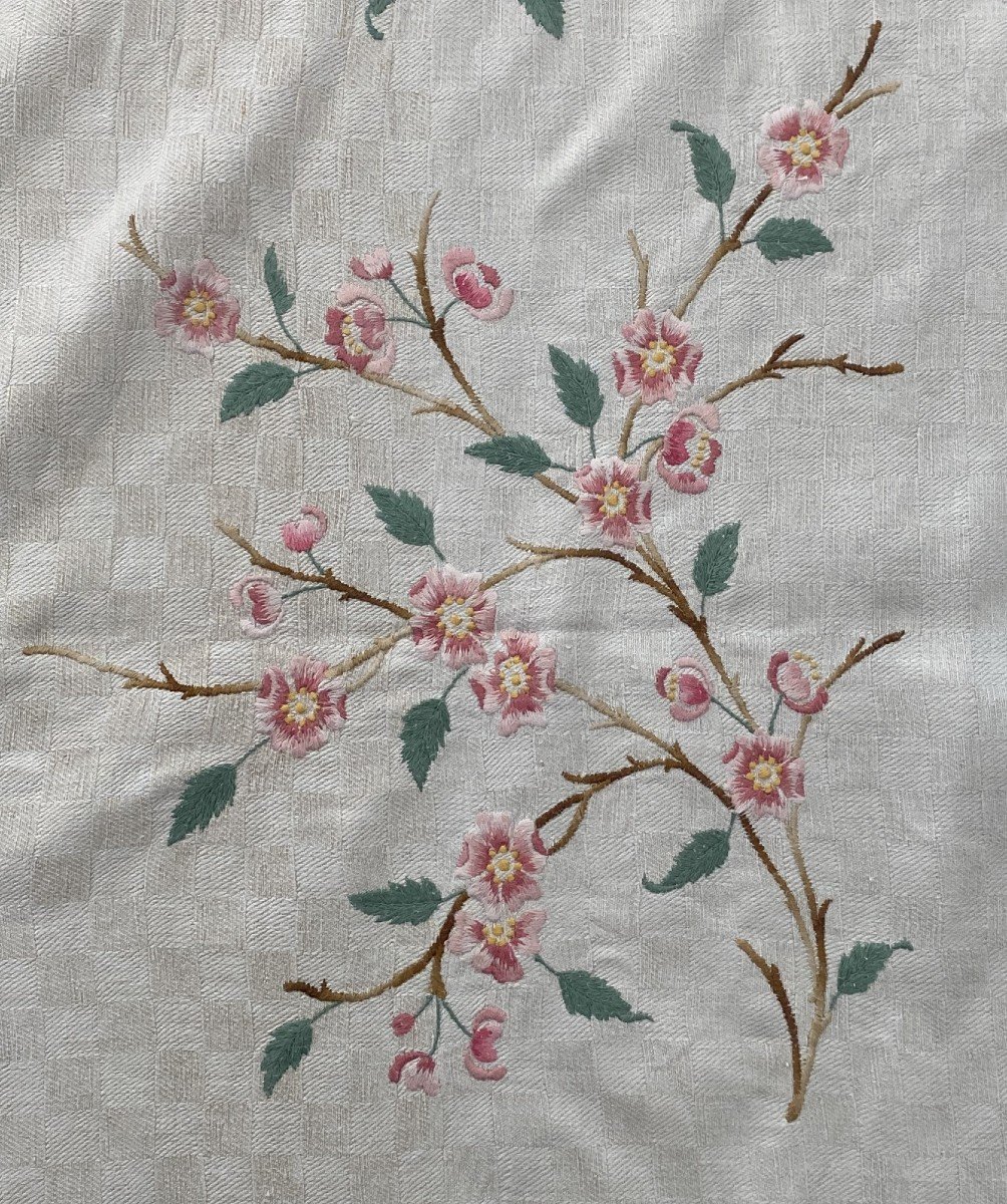 Large Linen Tablecloth With Checkerboard Decor And Embroidered With 19th Century Flowers-photo-3