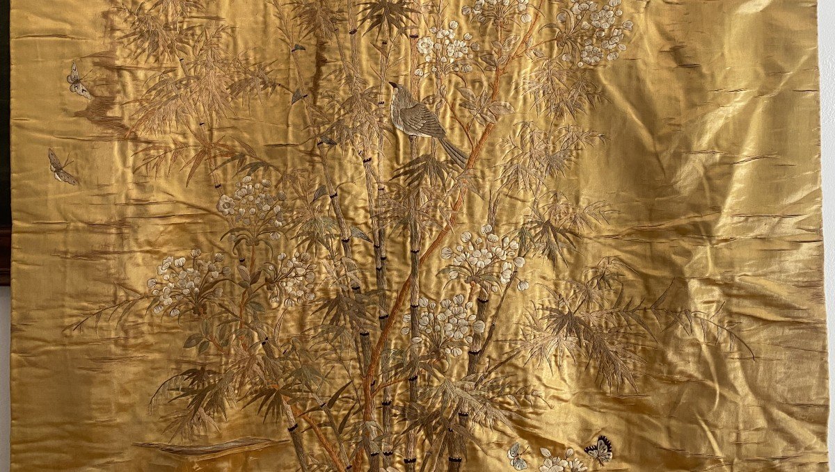 Chinese Golden Silk Embroidered Hanging -photo-4