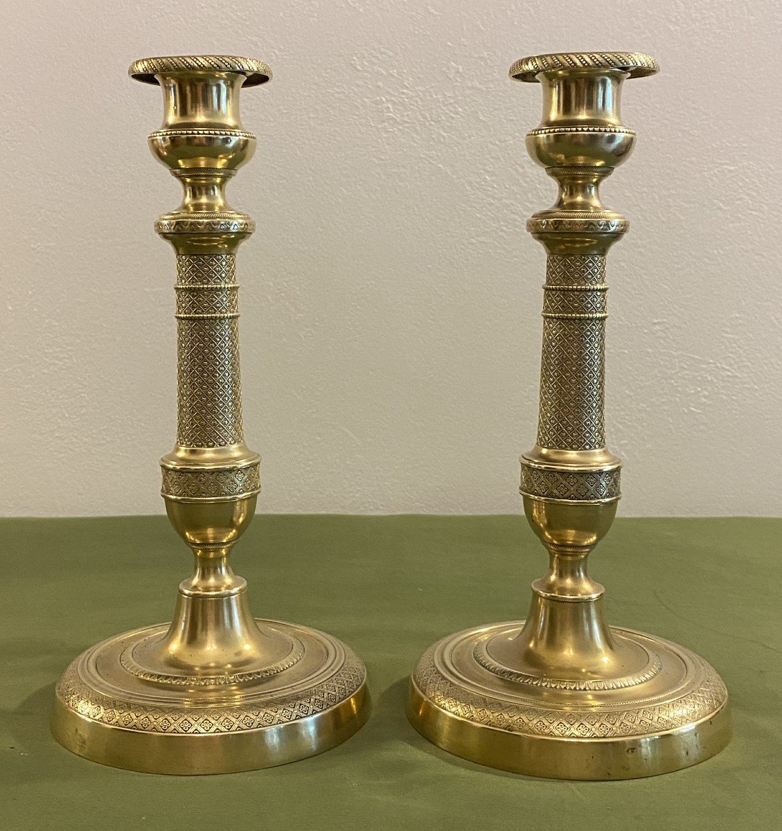 Paire De Bougeoirs En Bronze Ciselés d'époque Restauration XIX ème