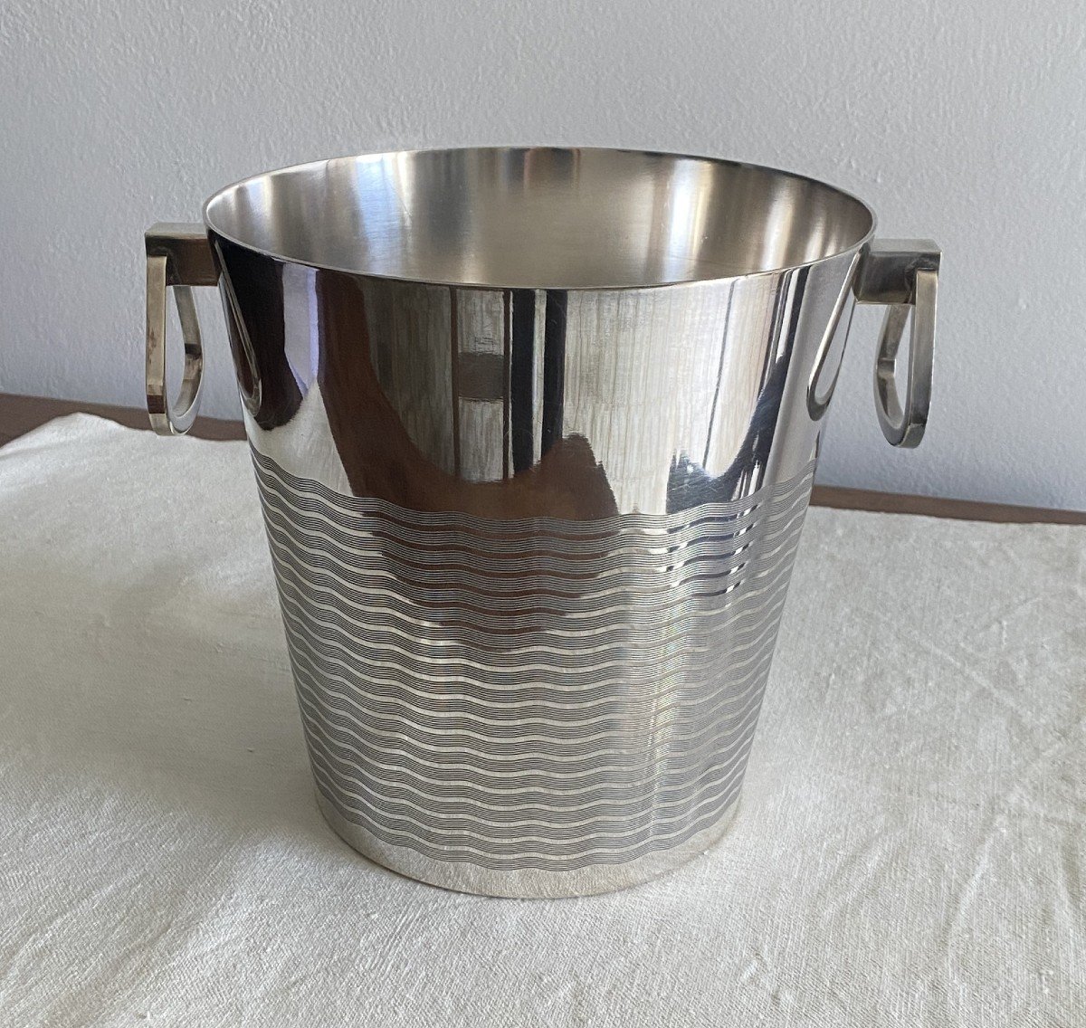 Art Deco Champagne Bucket Cooler In Silver Metal 20th Century