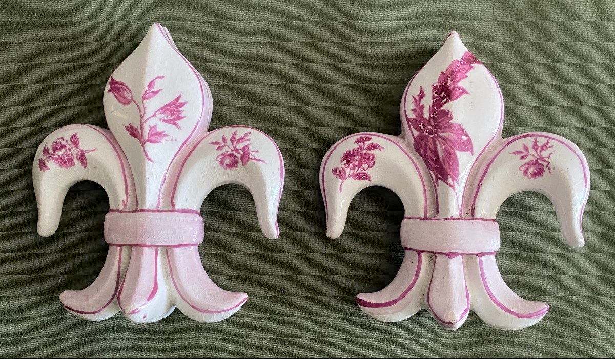 7 Fleur De Lys Menu Or Card Holders In 19th Century Earthenware -photo-2