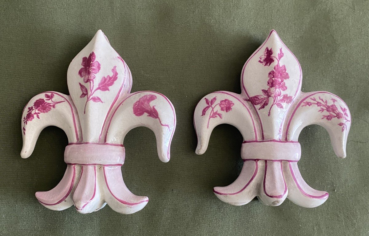 7 Fleur De Lys Menu Or Card Holders In 19th Century Earthenware -photo-3