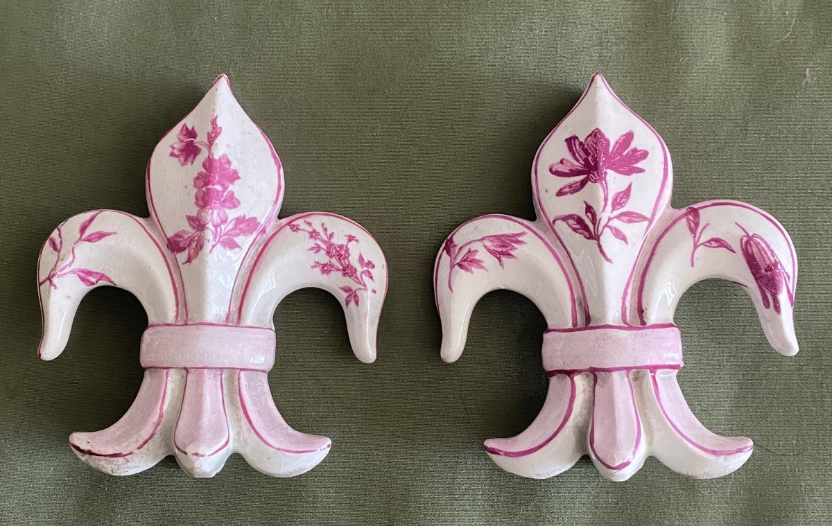 7 Fleur De Lys Menu Or Card Holders In 19th Century Earthenware -photo-4