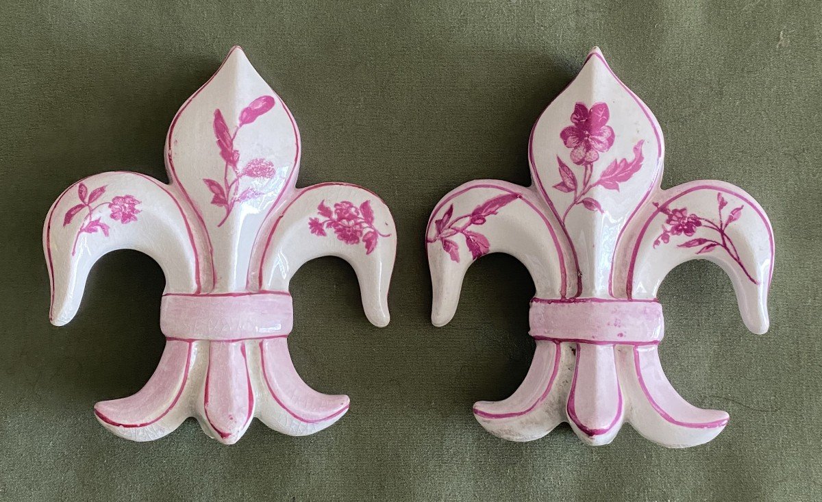 7 Fleur De Lys Menu Or Card Holders In 19th Century Earthenware -photo-1