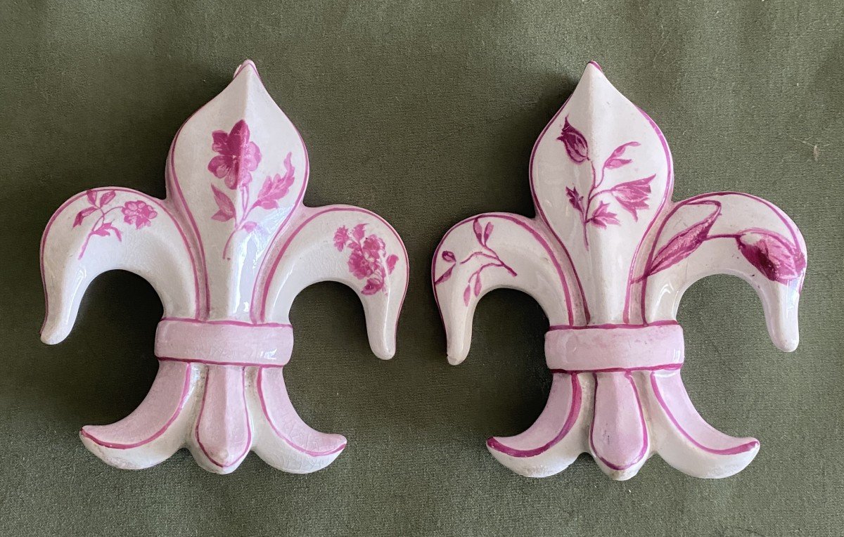 7 Fleur De Lys Menu Or Card Holders In 19th Century Earthenware -photo-2