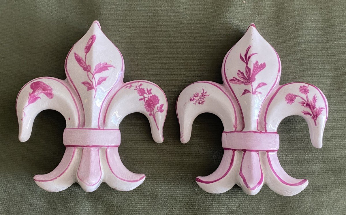 7 Fleur De Lys Menu Or Card Holders In 19th Century Earthenware -photo-3