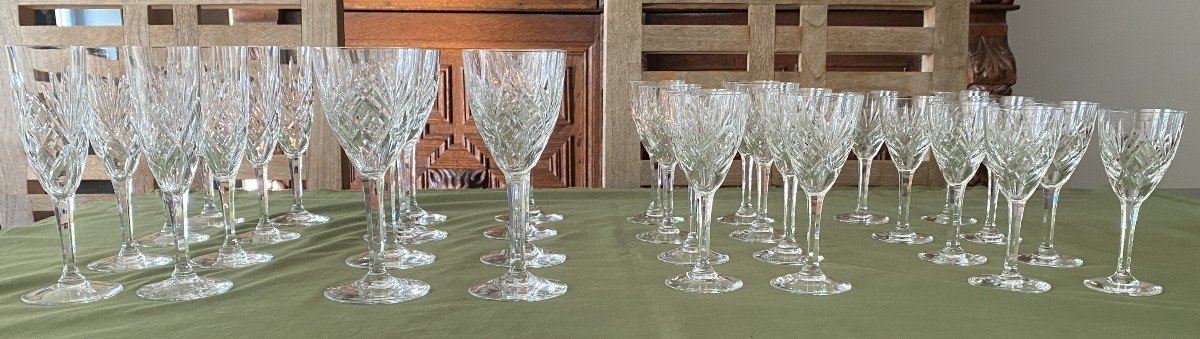 St Louis Cut Crystal Glassware Set Chantilly Model 32 Pieces 20th Century