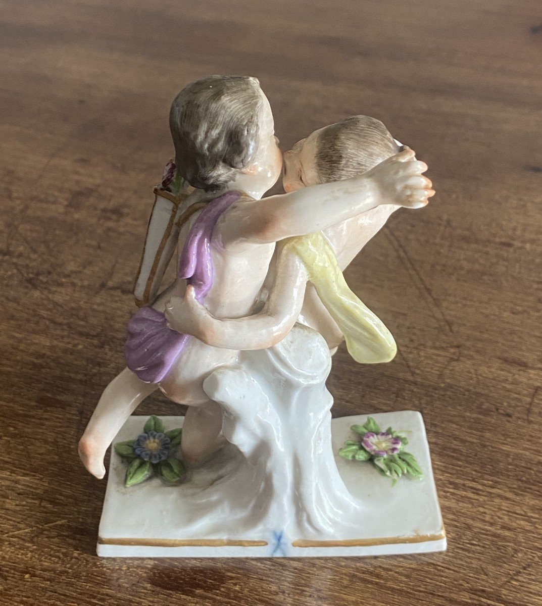 Figurines En Porcelaine De Saxe Polychrome " Le Baiser " XIX ème-photo-1