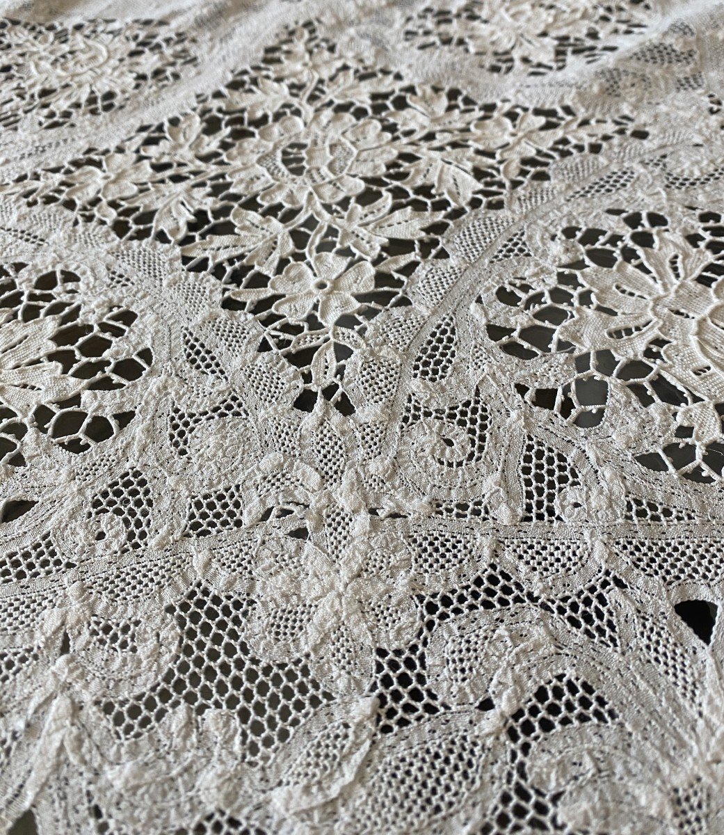 19th Century Luxeuil Lace Decorated Linen Tablecloth-photo-2